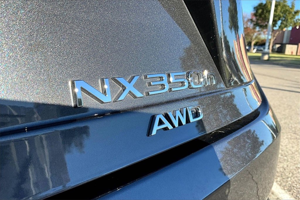 Used 2025 Lexus NX 300h AWD w/ Accessory Package (2T) image 33