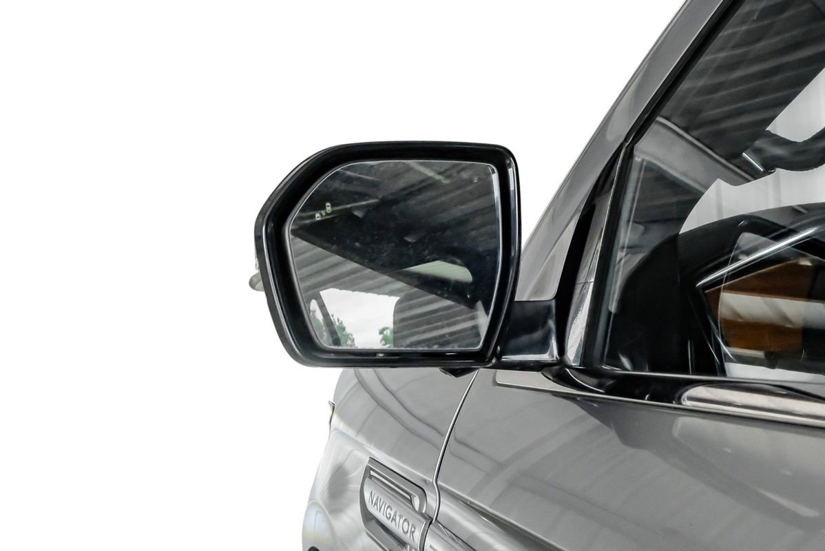 Used 2020 Lincoln Navigator L Reserve RWD image 40