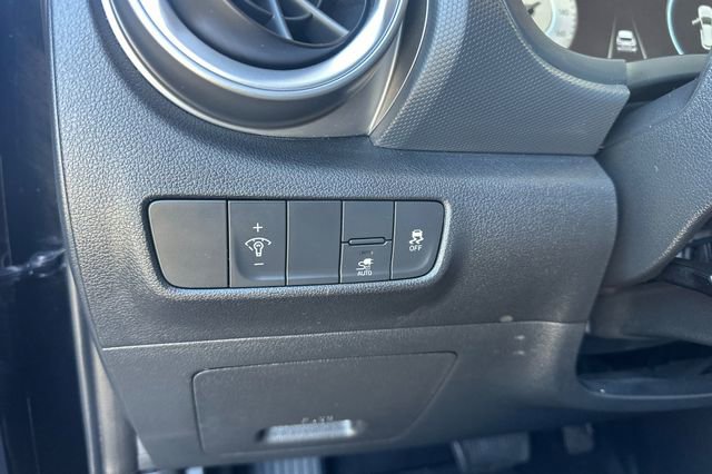 Certified 2023 Hyundai Kona SE FWD image 37