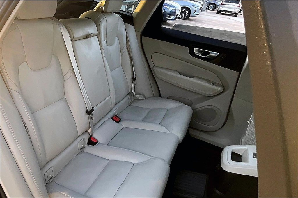 Used 2024 Volvo XC60 T8 Ultimate w/ Protection Package Premier AWD/4WD image 37