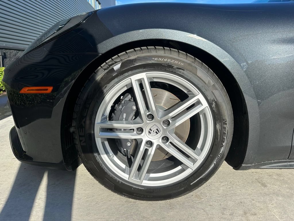 Used 2026 Porsche Panamera RWD image 42