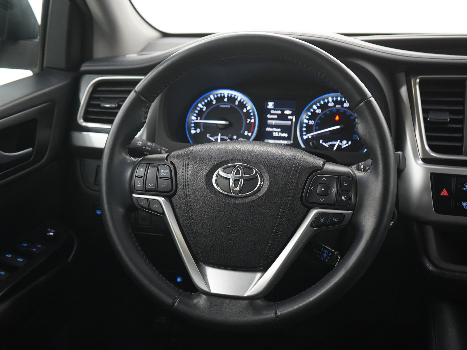 Used 2019 Toyota Highlander XLE AWD/4WD image 19