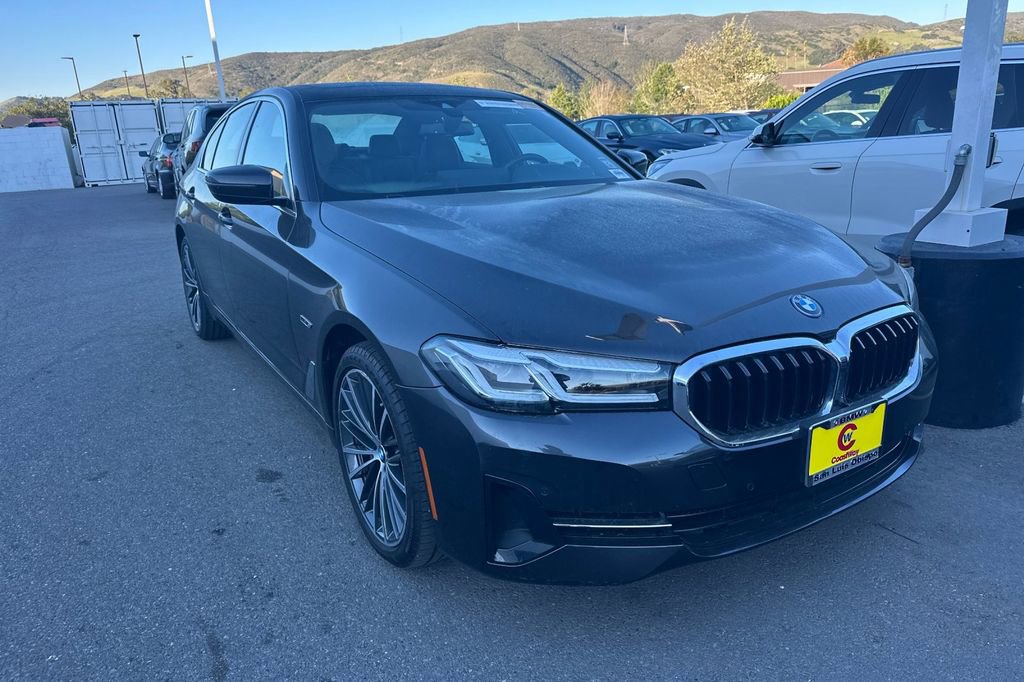 Used 2023 BMW 530e 530e iPerformance w/ Convenience Package image 2