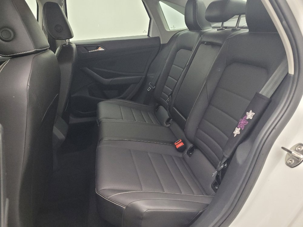 Used 2024 Volkswagen Jetta SE image 18