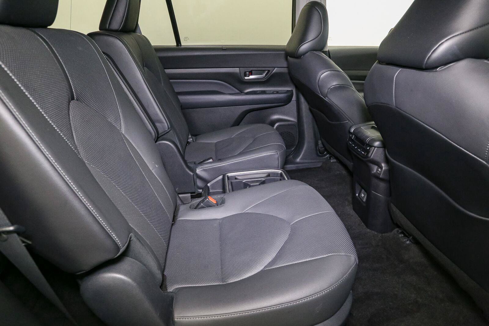 Certified 2024 Toyota Grand Highlander AWD image 24