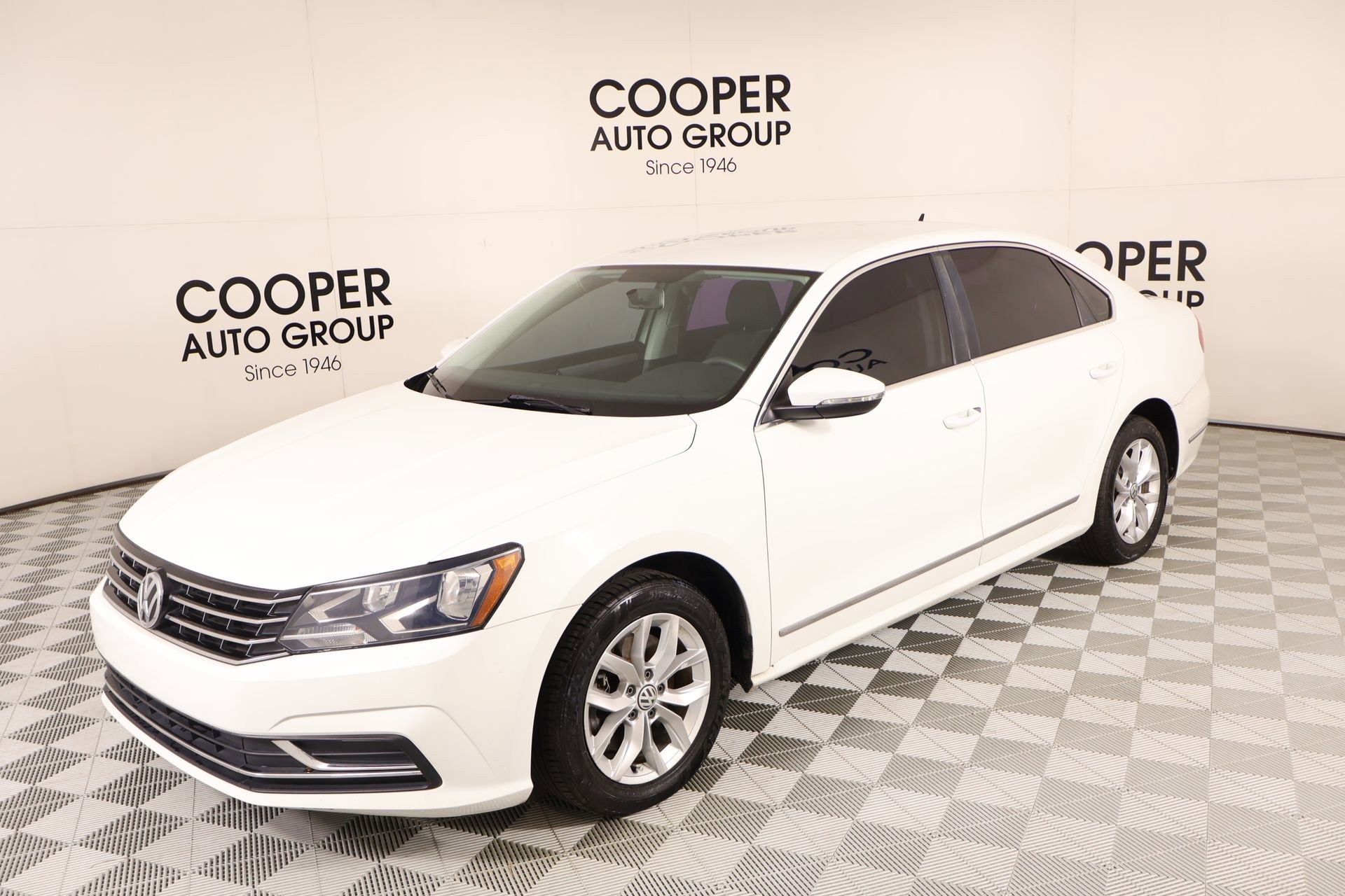 Used 2016 Volkswagen Passat 1.8T S FWD image 9