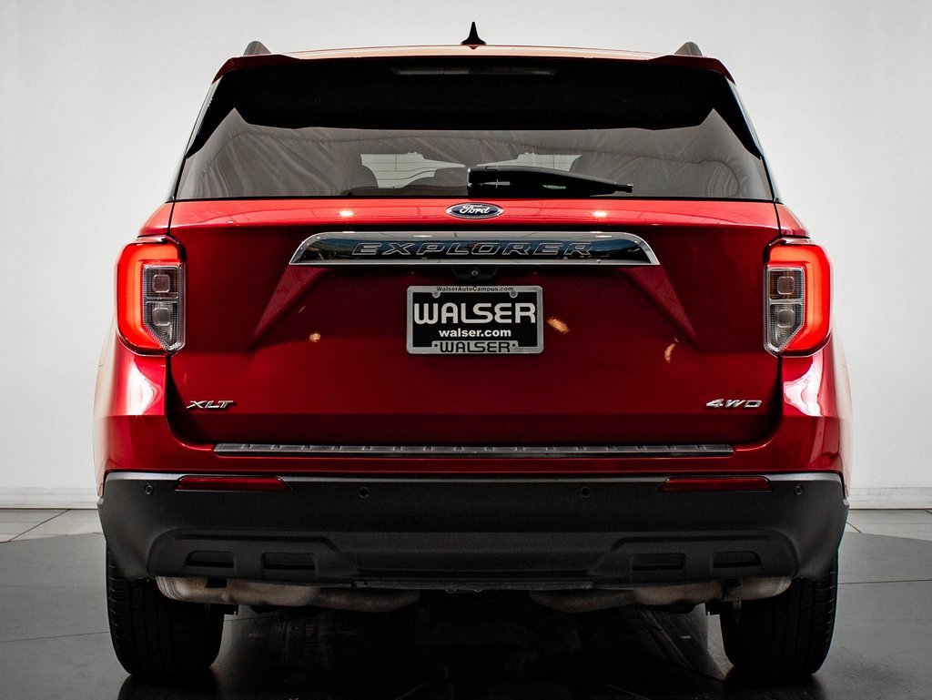 Used 2021 Ford Explorer XLT image 7