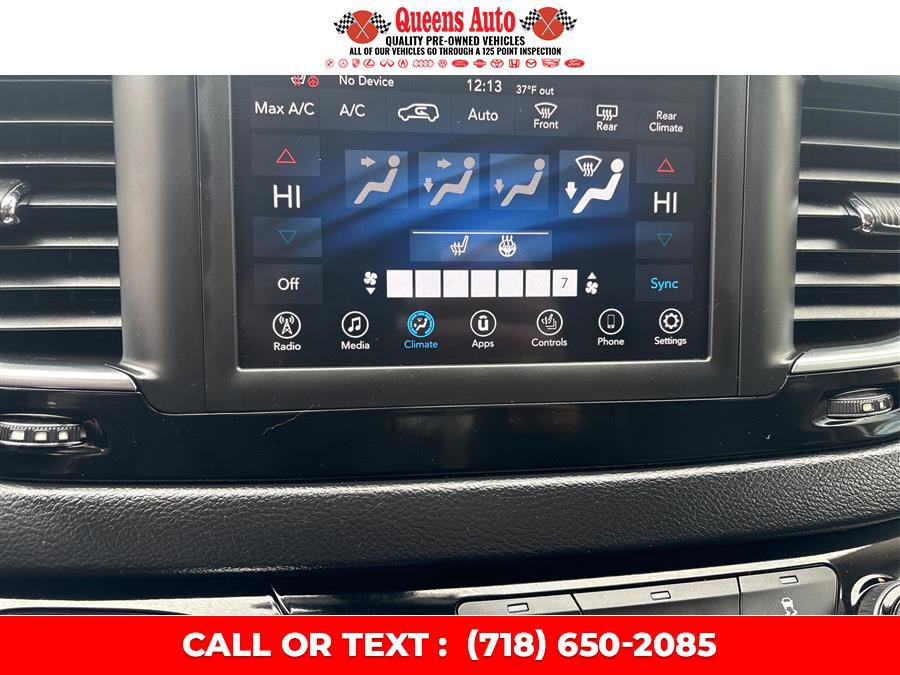 Used 2019 Chrysler Pacifica Touring-L image 39