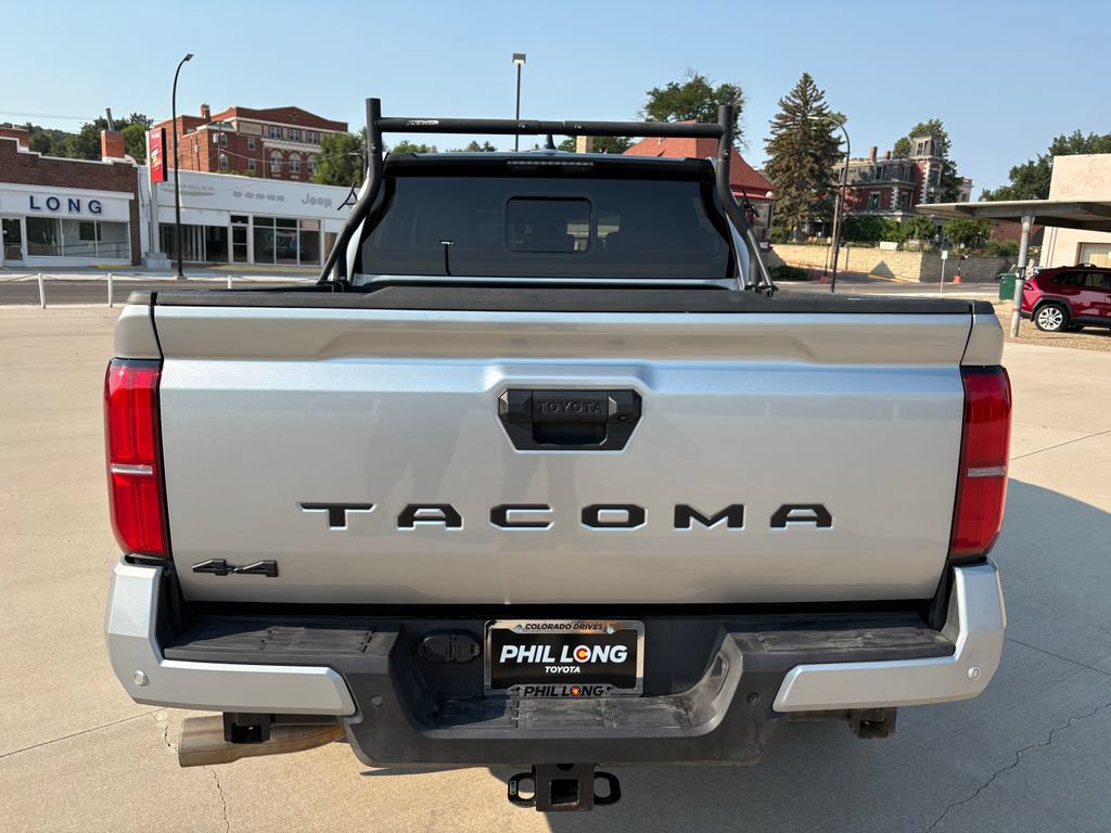 Used 2024 Toyota Tacoma SR5 AWD/4WD image 5