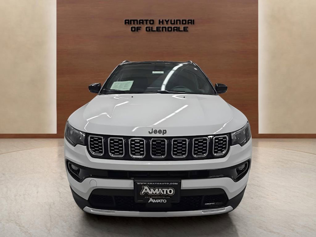 Used 2025 Jeep Compass Limited image 9