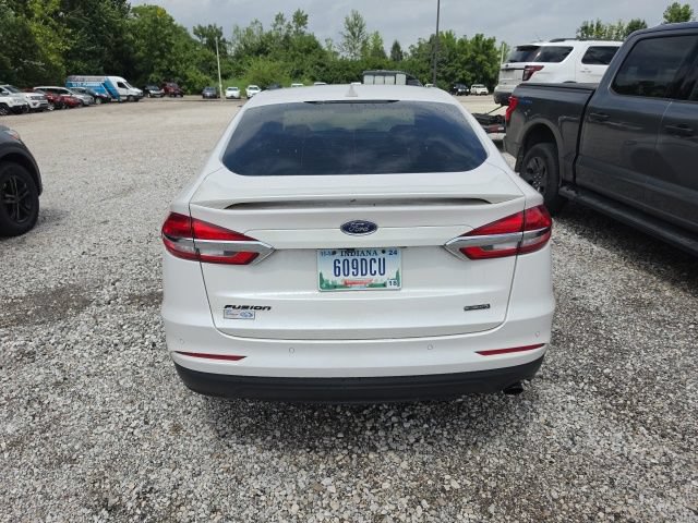 Used 2019 Ford Fusion SE w/ Equipment Group 151A FWD image 3