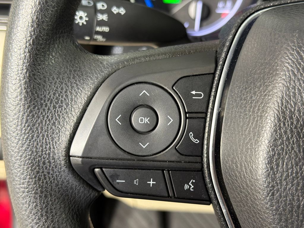 Used 2019 Toyota Camry LE w/ Sunroof Package image 25