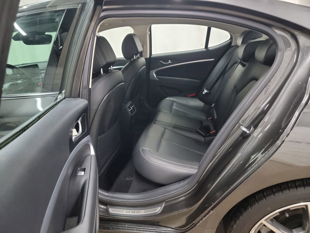 Used 2023 Genesis G70 2.0T image 11