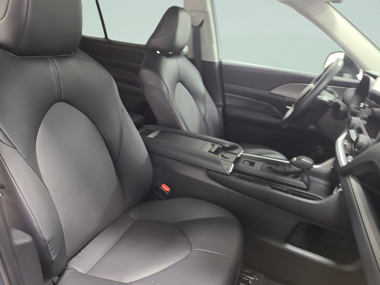 Used 2024 Toyota Grand Highlander AWD image 13