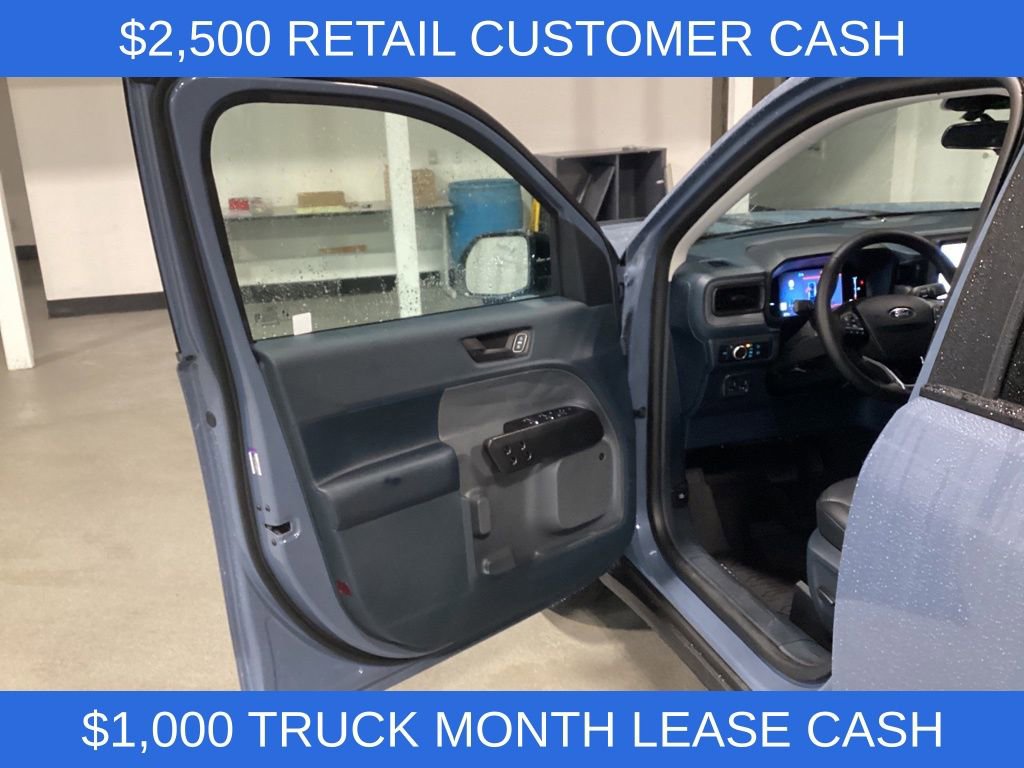 New 2025 Ford Maverick Lariat w/ Black Appearance Package image 10