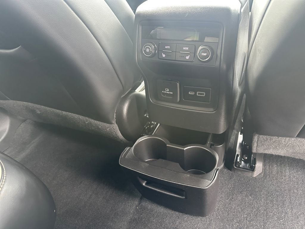 Used 2022 GMC Acadia Denali image 19