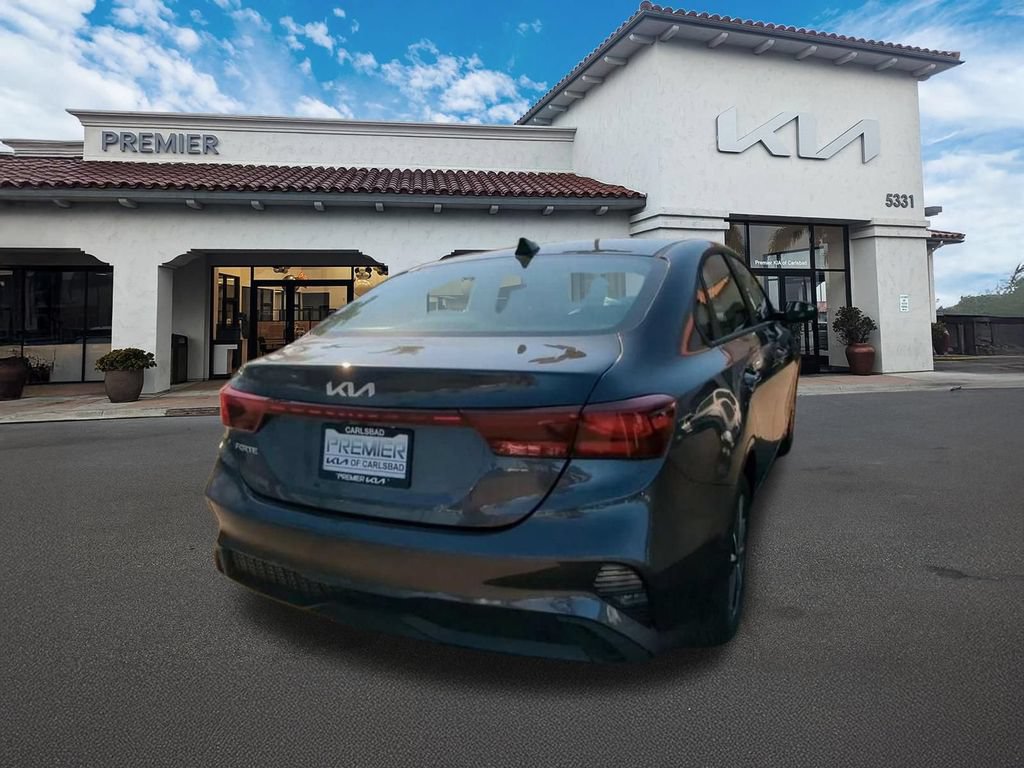 Certified 2024 Kia Forte LXS w/ LXS Technology Package FWD image 7