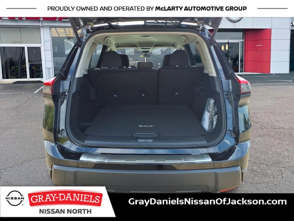 Certified 2026 Nissan Rogue SV AWD/4WD image 10