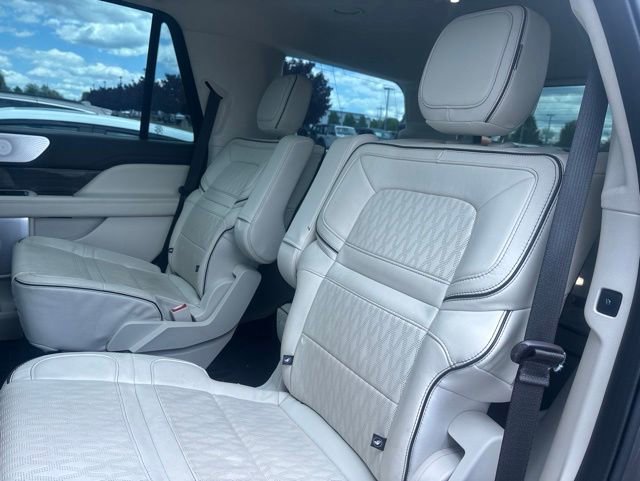 Used 2024 Lincoln Navigator Black Label AWD/4WD image 8