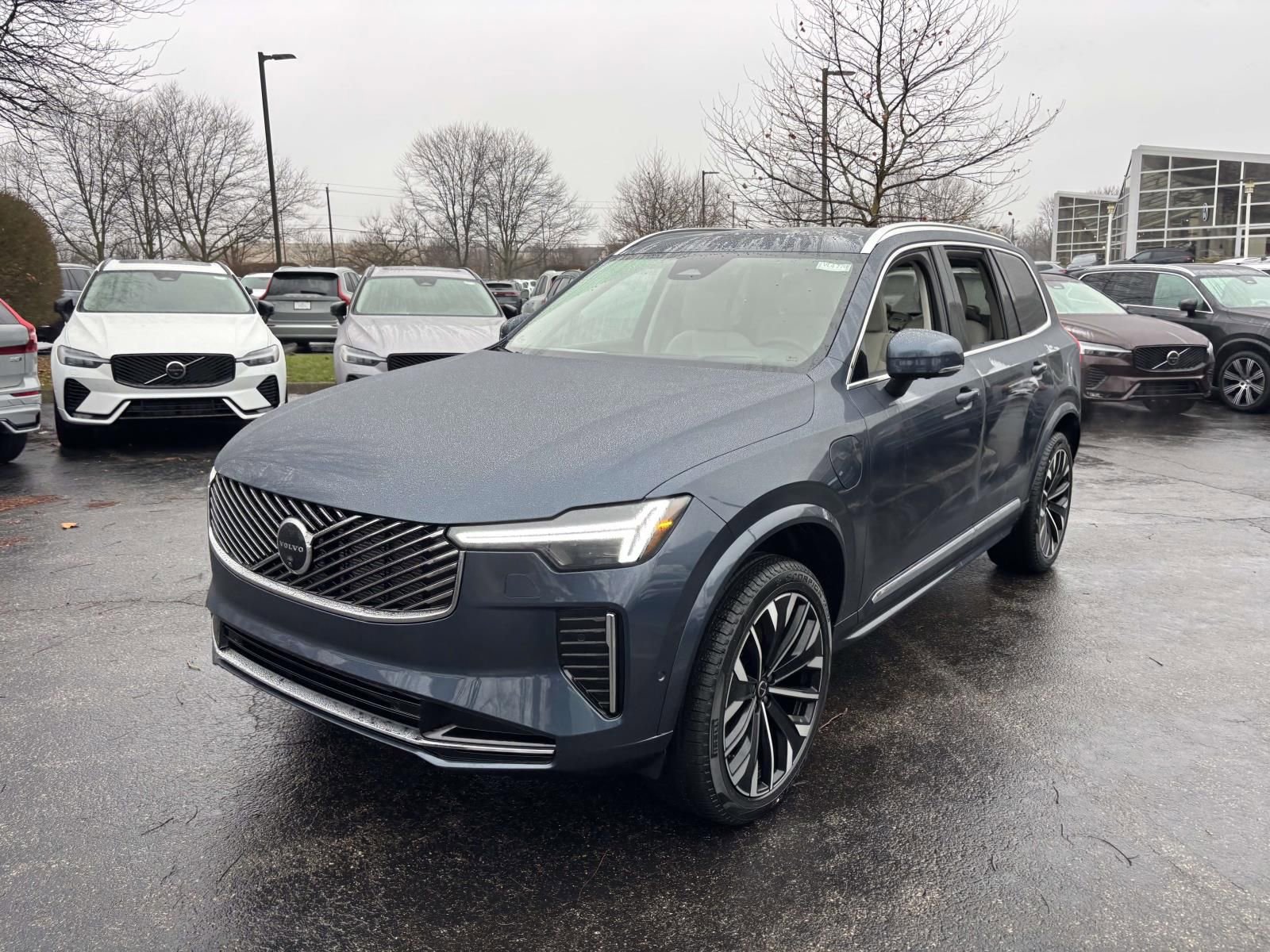 New 2026 Volvo XC90 T8 Ultra w/ Protection Package Premier AWD/4WD image 3