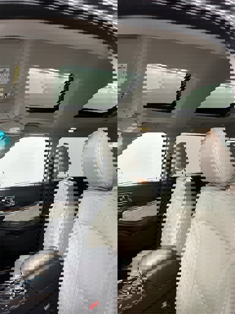 Used 2016 Ford Explorer Platinum image 13