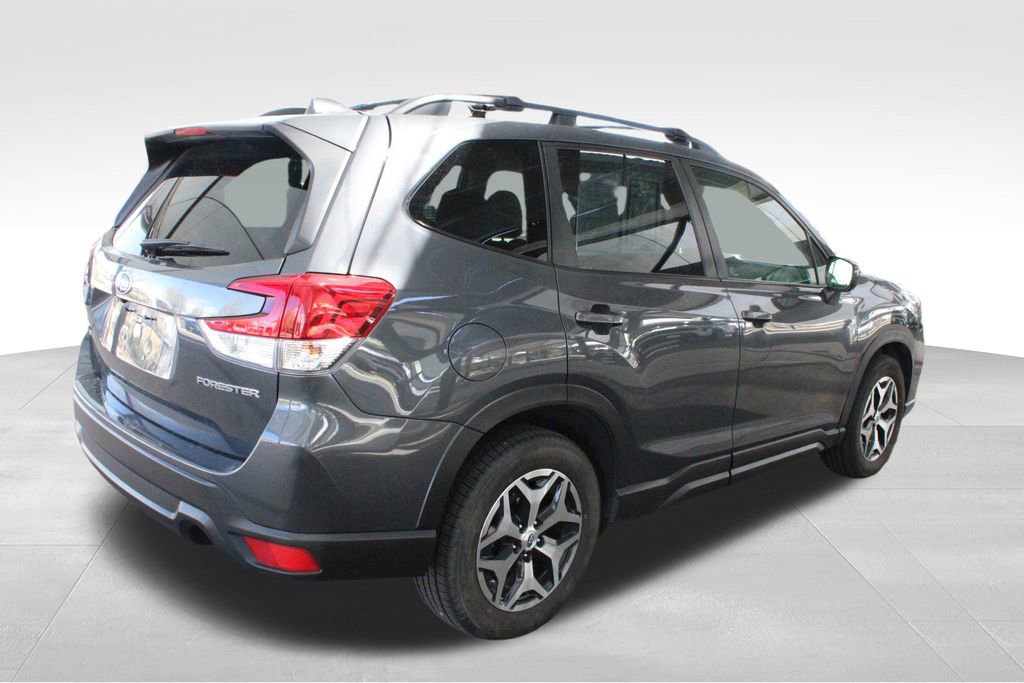 Used 2021 Subaru Forester Premium image 17