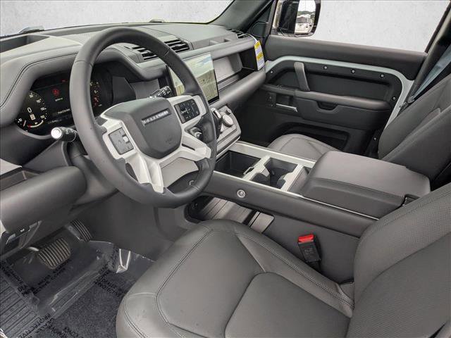 Used 2025 Land Rover Defender 110 X-Dynamic SE AWD/4WD video 3
