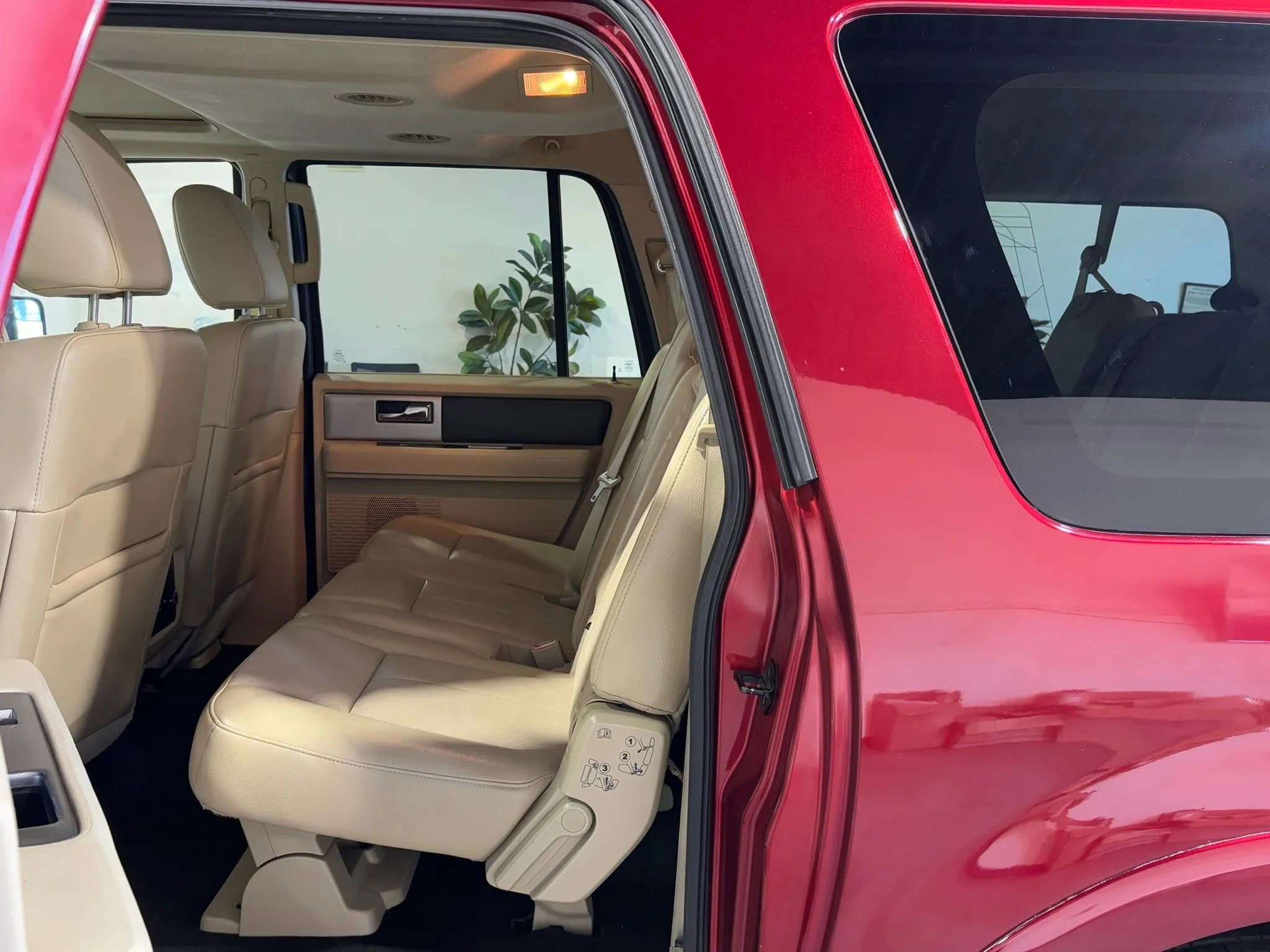 Used 2016 Ford Expedition EL XLT w/ Equipment Group 202A image 12