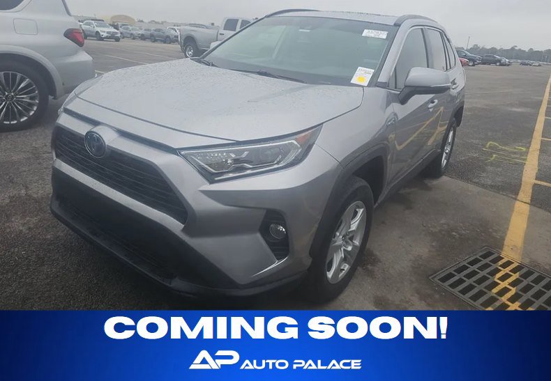 Used 2020 Toyota RAV4 XLE w/ Convenience Package image 1