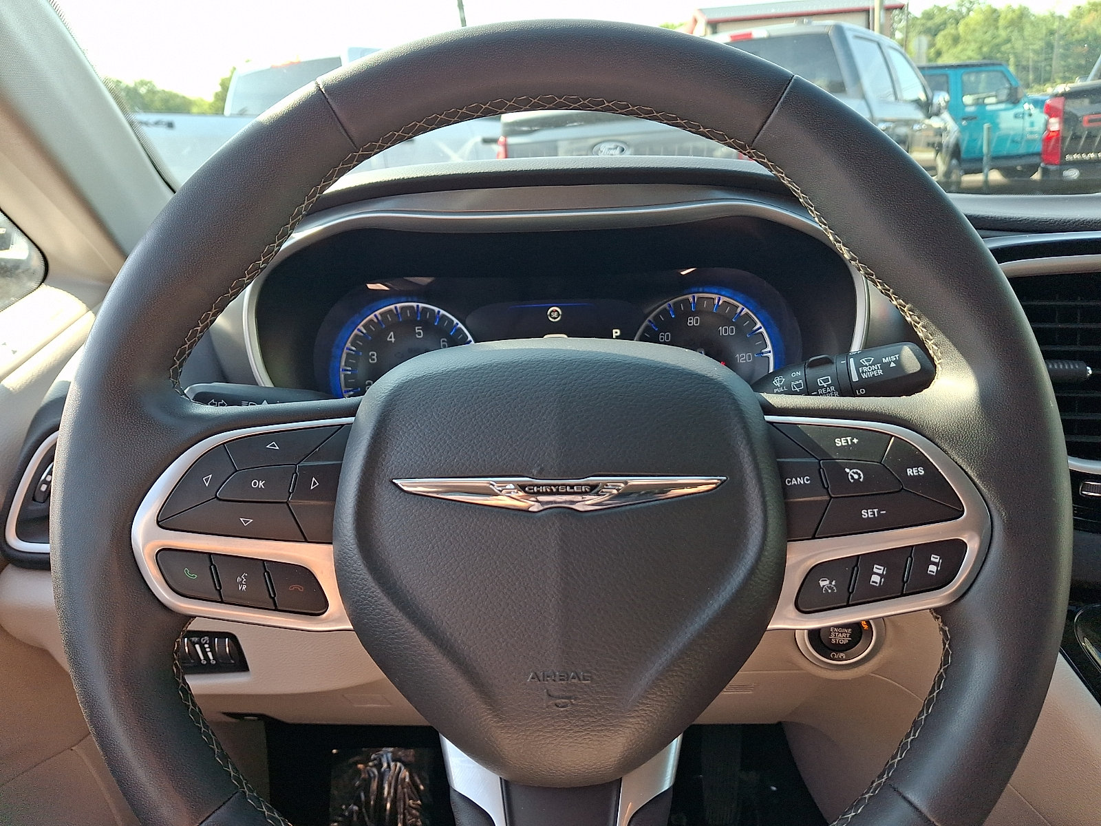 Used 2024 Chrysler Pacifica Touring-L FWD image 20