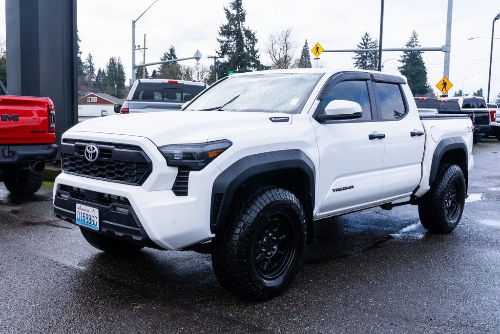 Used 2024 Toyota Tacoma TRD Off-Road w/ TRD Off Road Upgrade Package image 3