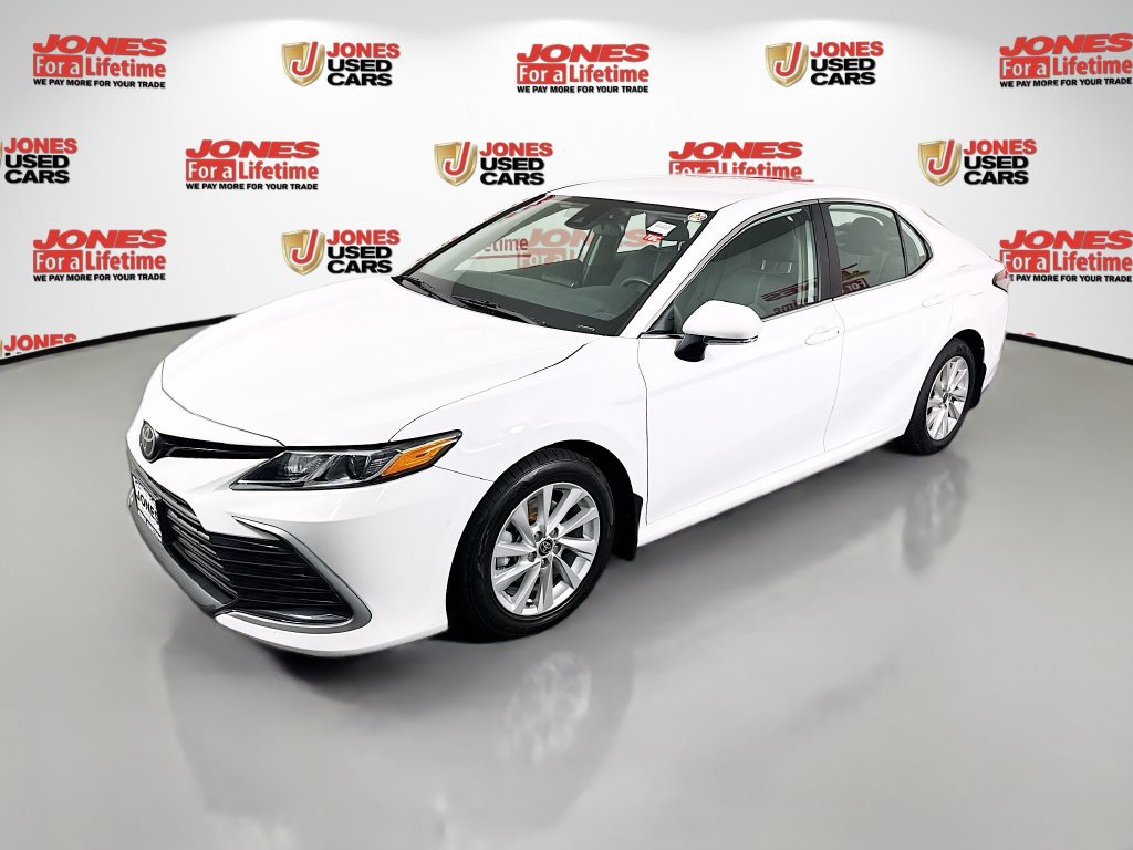 Used 2024 Toyota Camry LE w/ Convenience Package FWD image 11