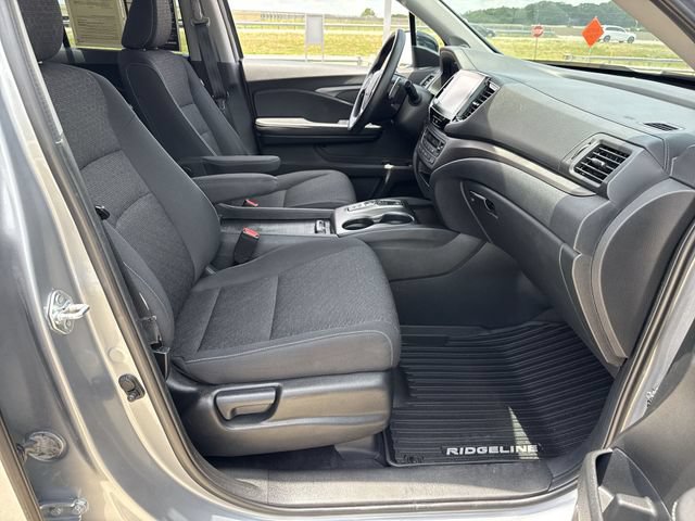 Used 2023 Honda Ridgeline Sport image 14