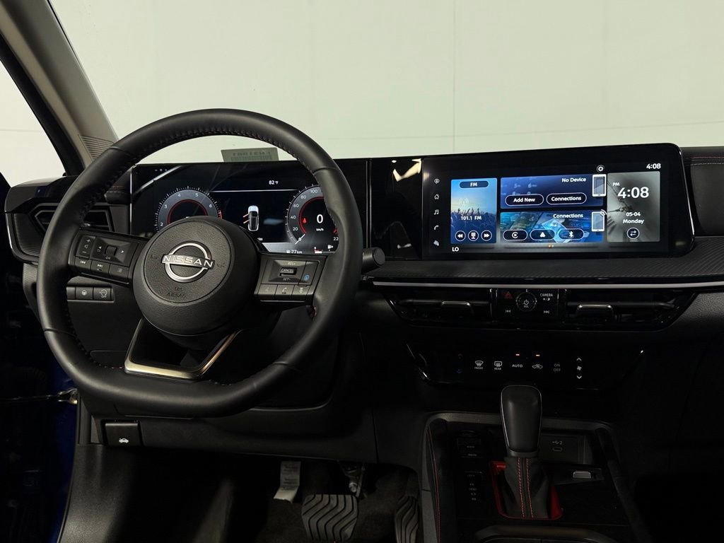 Used 2025 Nissan Kicks SR FWD image 14