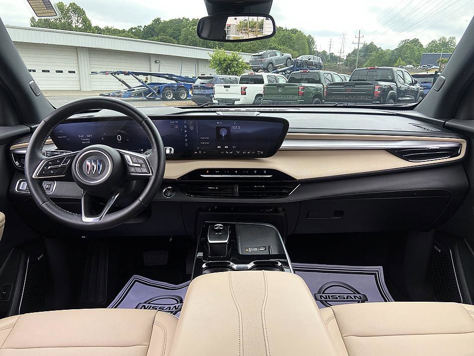 Used 2025 Buick Enclave Preferred w/ Power Package FWD image 16