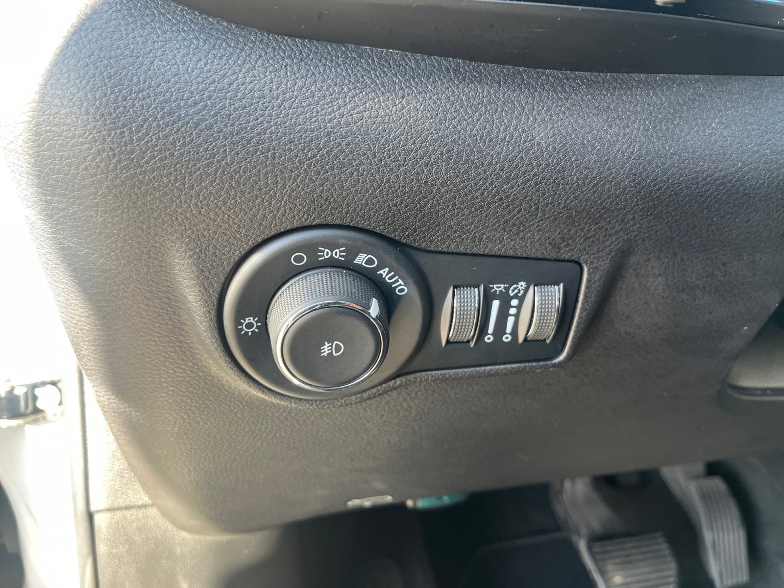 Certified 2022 Jeep Compass Trailhawk w/ Sun and Sound Group image 16