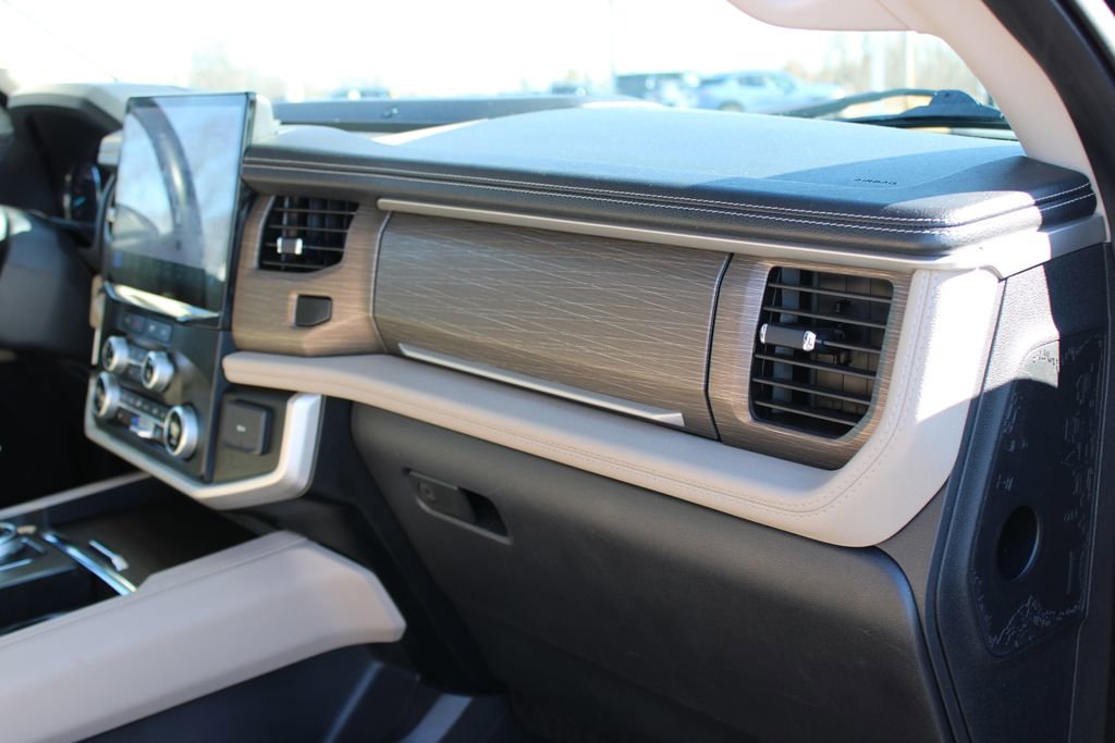 Used 2024 Ford Expedition Max Limited image 35