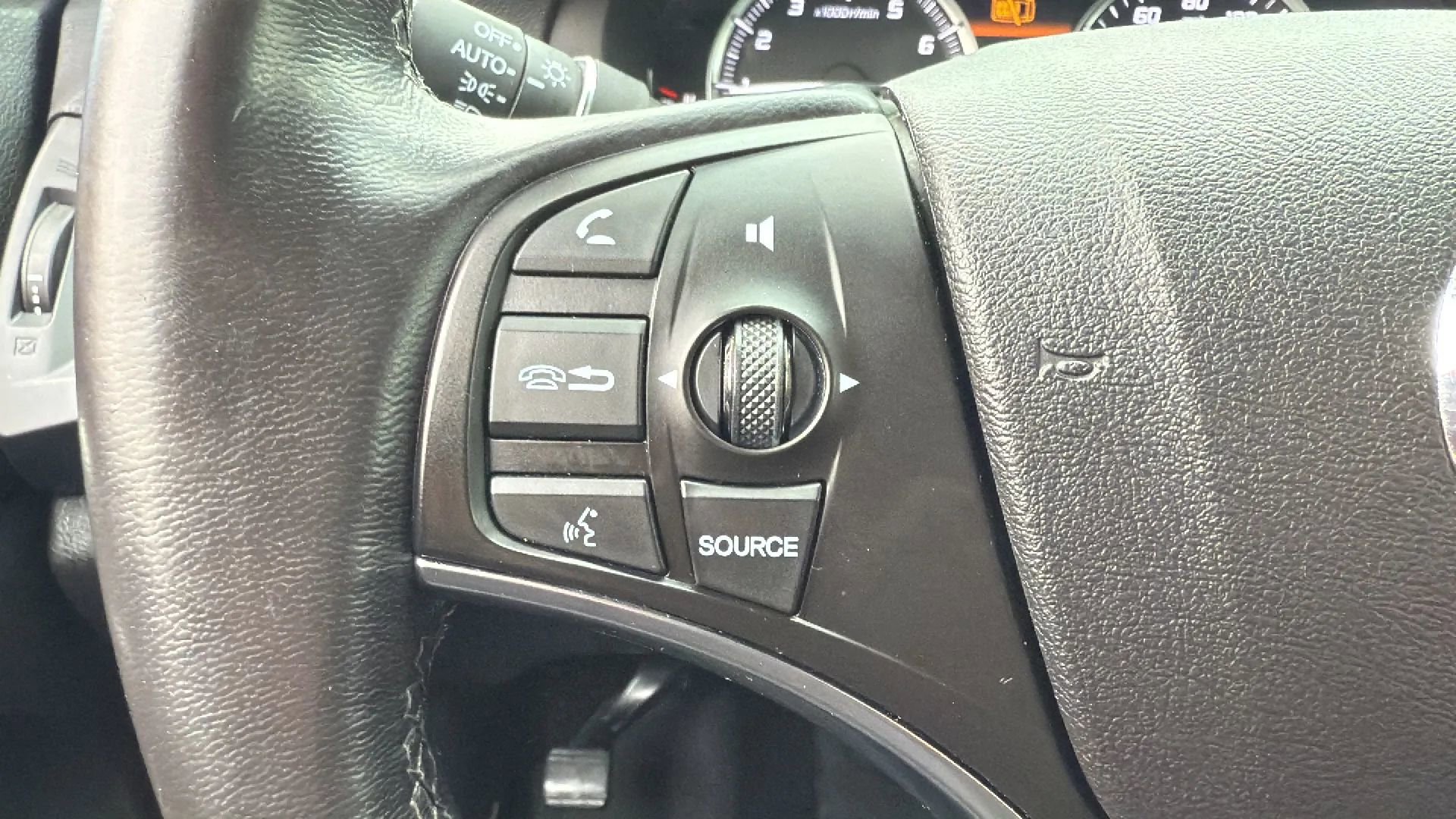 Used 2016 Acura MDX SH-AWD w/ Technology Package image 12