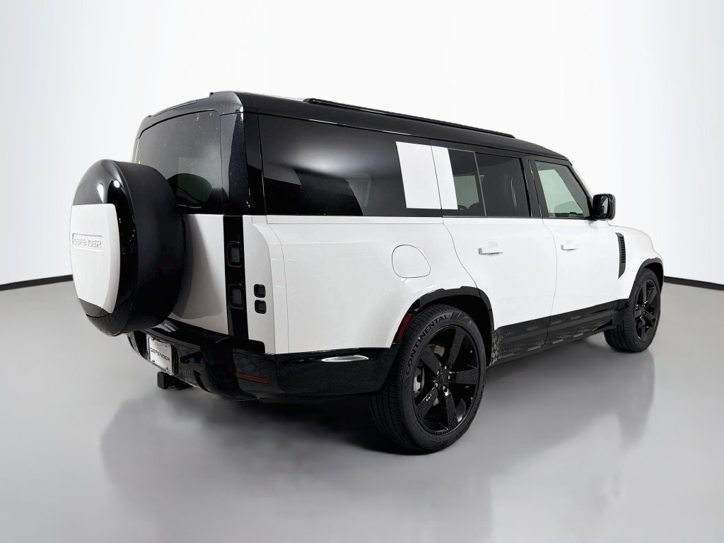 New 2026 Land Rover Defender 130 X-Dynamic SE AWD/4WD image 5