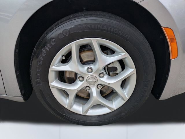 Used 2017 Chrysler Pacifica Touring Plus w/ Tire & Wheel Group FWD image 11