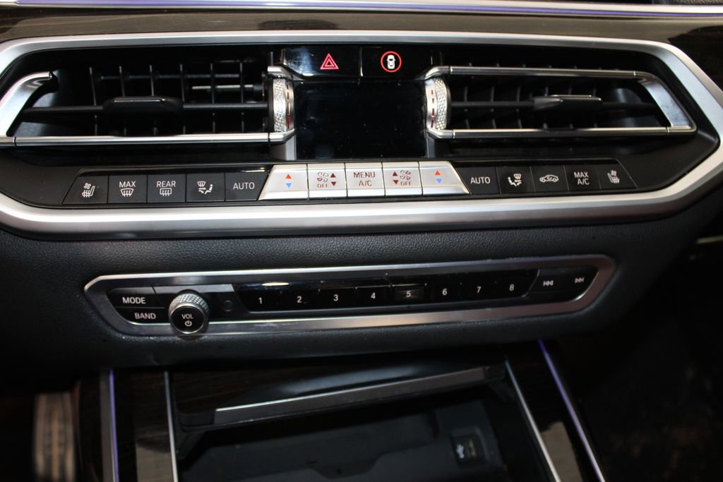 Used 2021 BMW X7 M50i w/ Executive Package AWD/4WD image 31