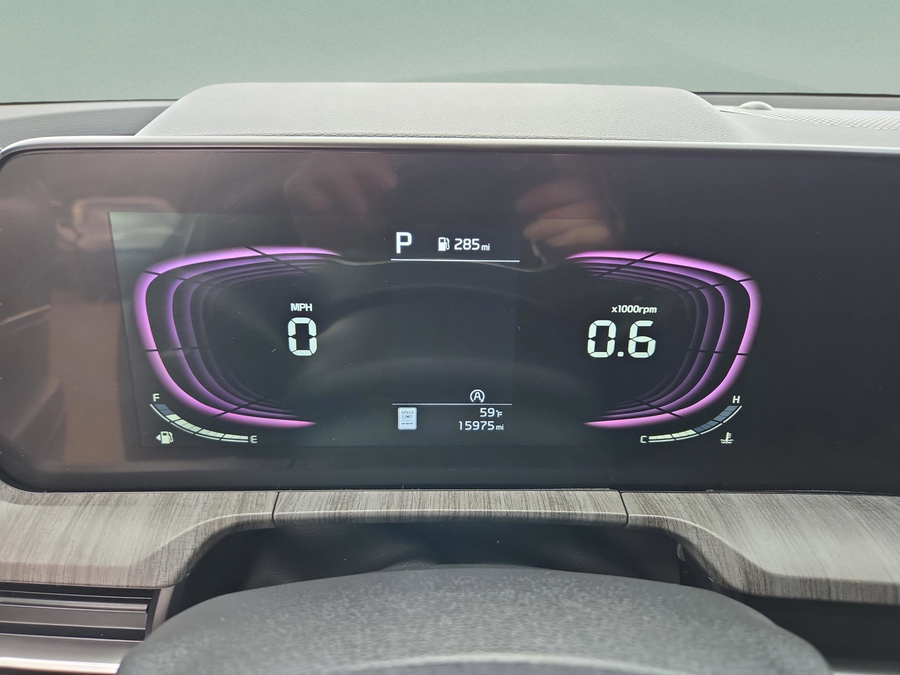 Used 2024 Kia Telluride EX w/ EX Captain's Chair Package image 11