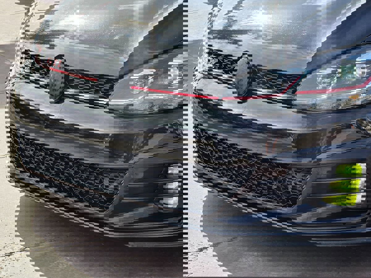 Used 2021 Volkswagen GTI SE image 9