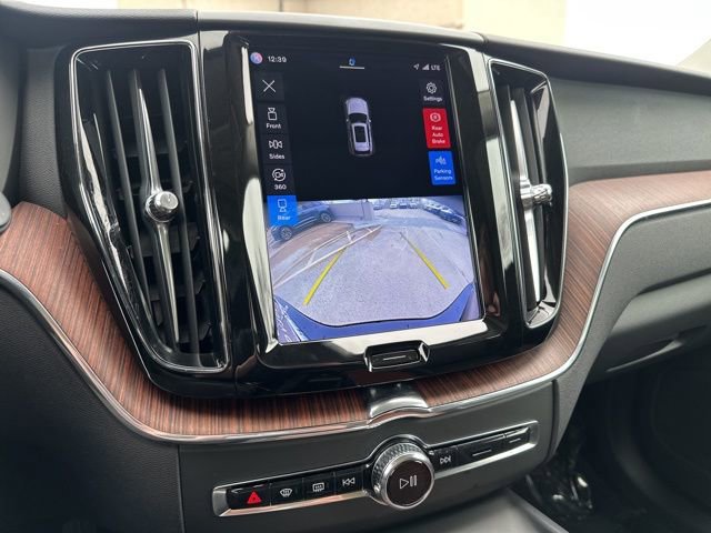 Certified 2023 Volvo XC60 B5 Plus w/ Climate Package image 23