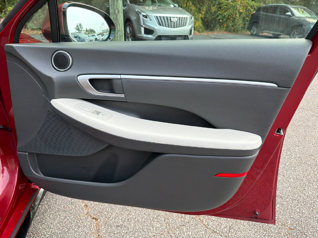 Used 2025 Hyundai Sonata SEL FWD image 14
