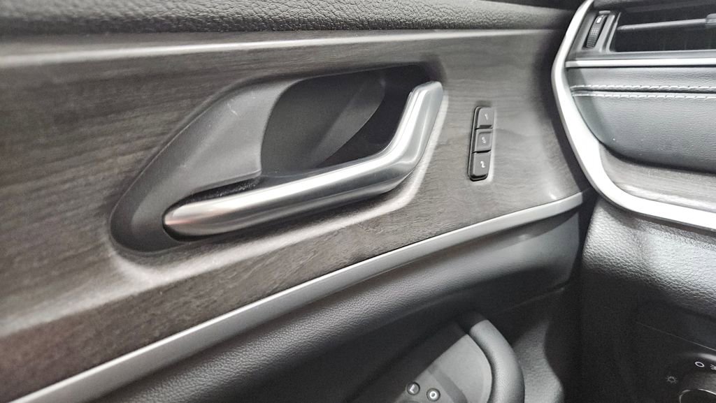 Used 2021 Jeep Grand Cherokee L Limited image 25