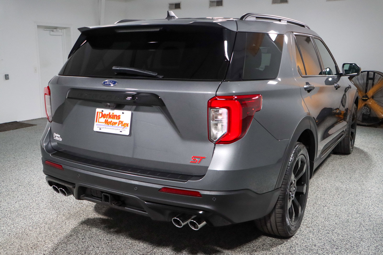 Used 2023 Ford Explorer ST w/ Technology Package AWD/4WD image 7