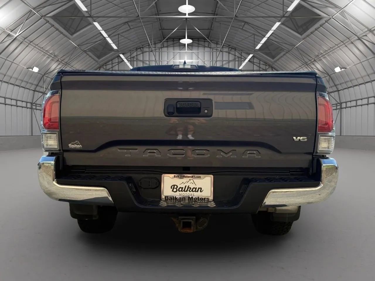 Used 2021 Toyota Tacoma TRD Off-Road image 8