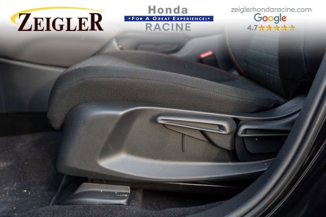 Used 2025 Honda HR-V Sport image 16