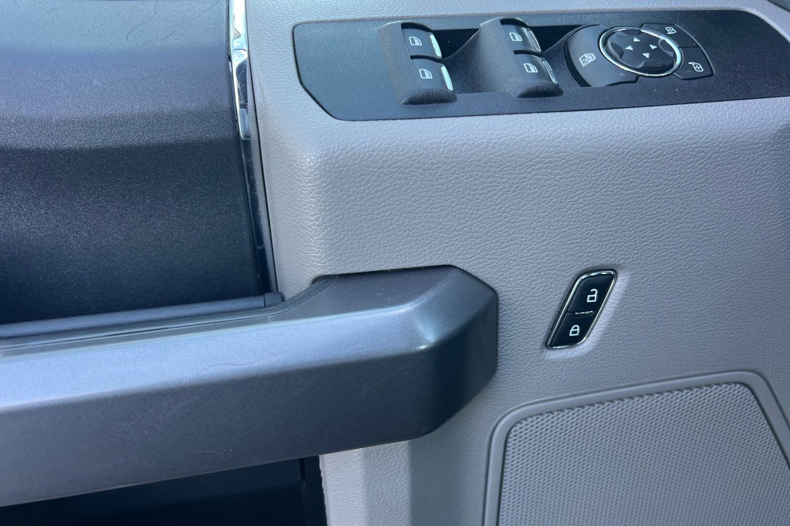 Used 2022 Ford F250 XLT w/ FX4 Off-Road Package image 11